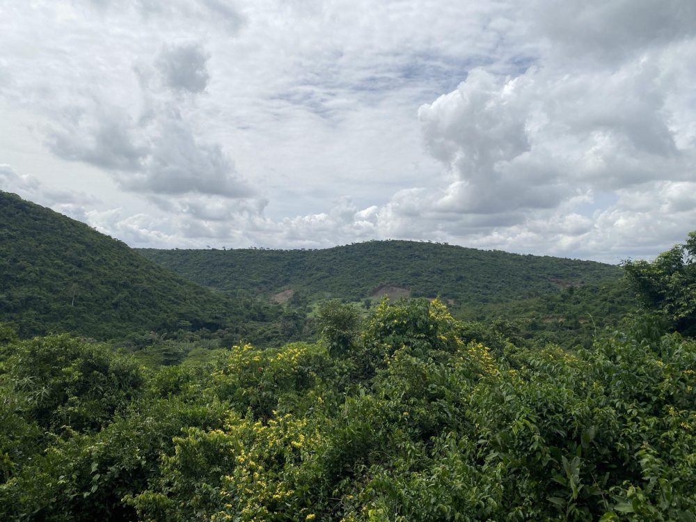 Adom_falls_mountain_range